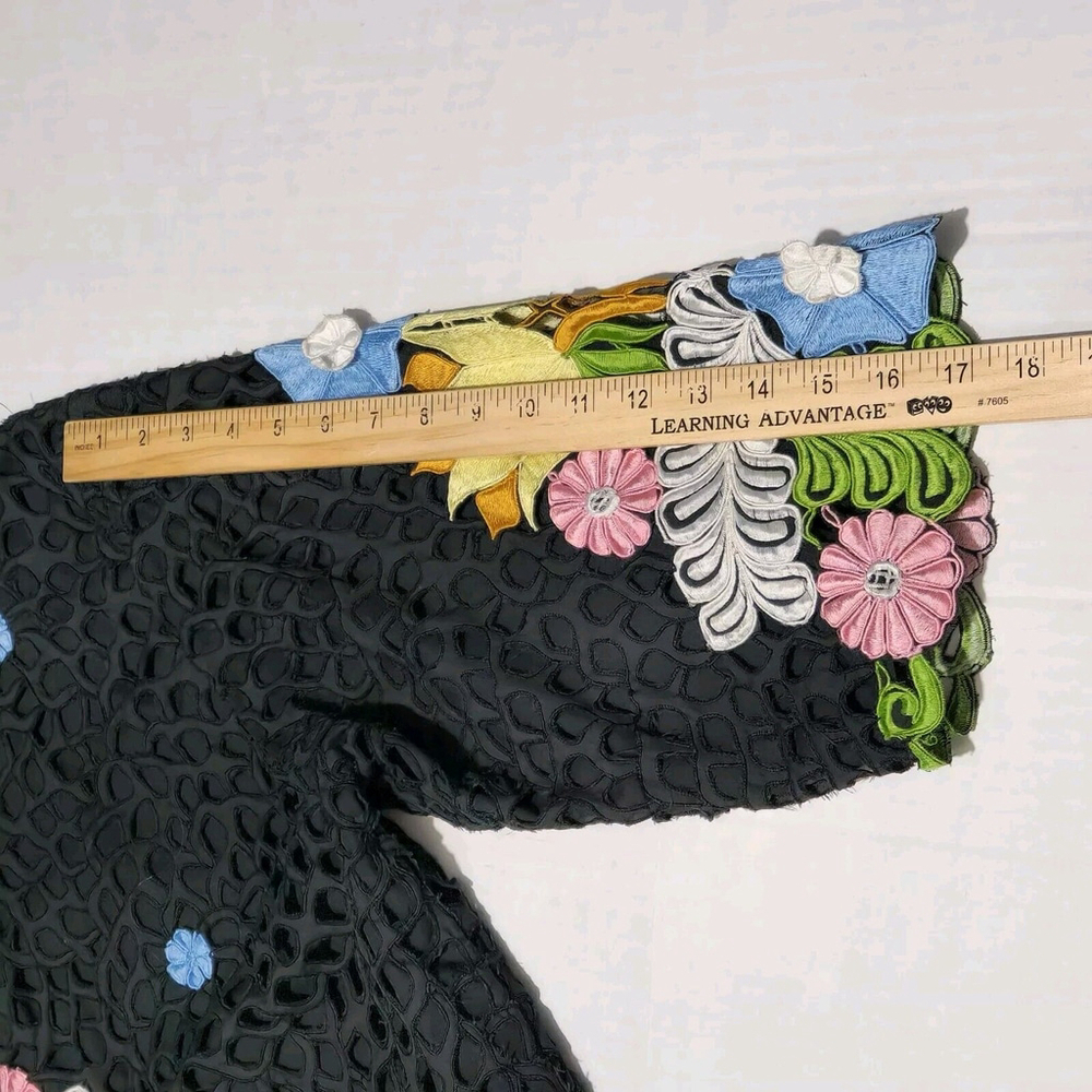 QUEEN CARO OF HONOLULU Vtg Floral Embroidered Applique Jacket Hawaiian Colorful - Picture 10 of 13